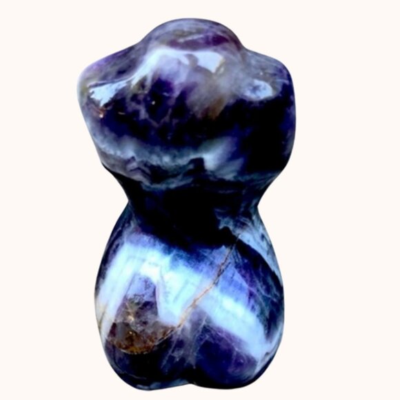 NWOT⭐ Chevron Amethyst Female Carving - Picture 6 of 12
